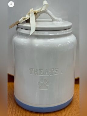 NWT RAE DUNN 8” ceramic white/blue dog/pet/paw TREAT canister jar container